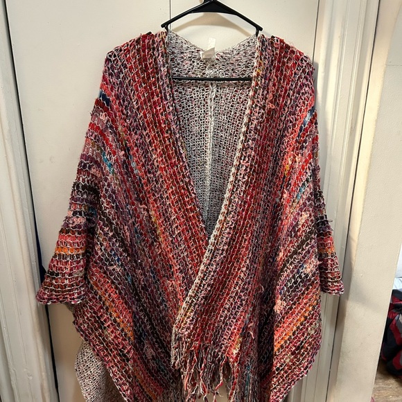 Red multicolored woven pancho - Picture 1 of 2